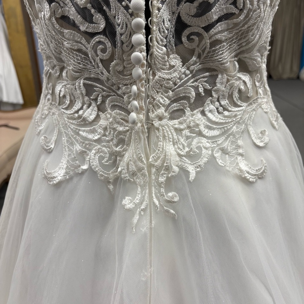 Maggie Sottero by Rebecca Ingram “Ardelle” - Picture 9 of 12
